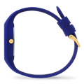 ICE cocorico 34mm dameshorloge met blauwe siliconen band en goudkleurige gesp, ideaal voor zwemmen dankzij 10 ATM waterdichtheid.