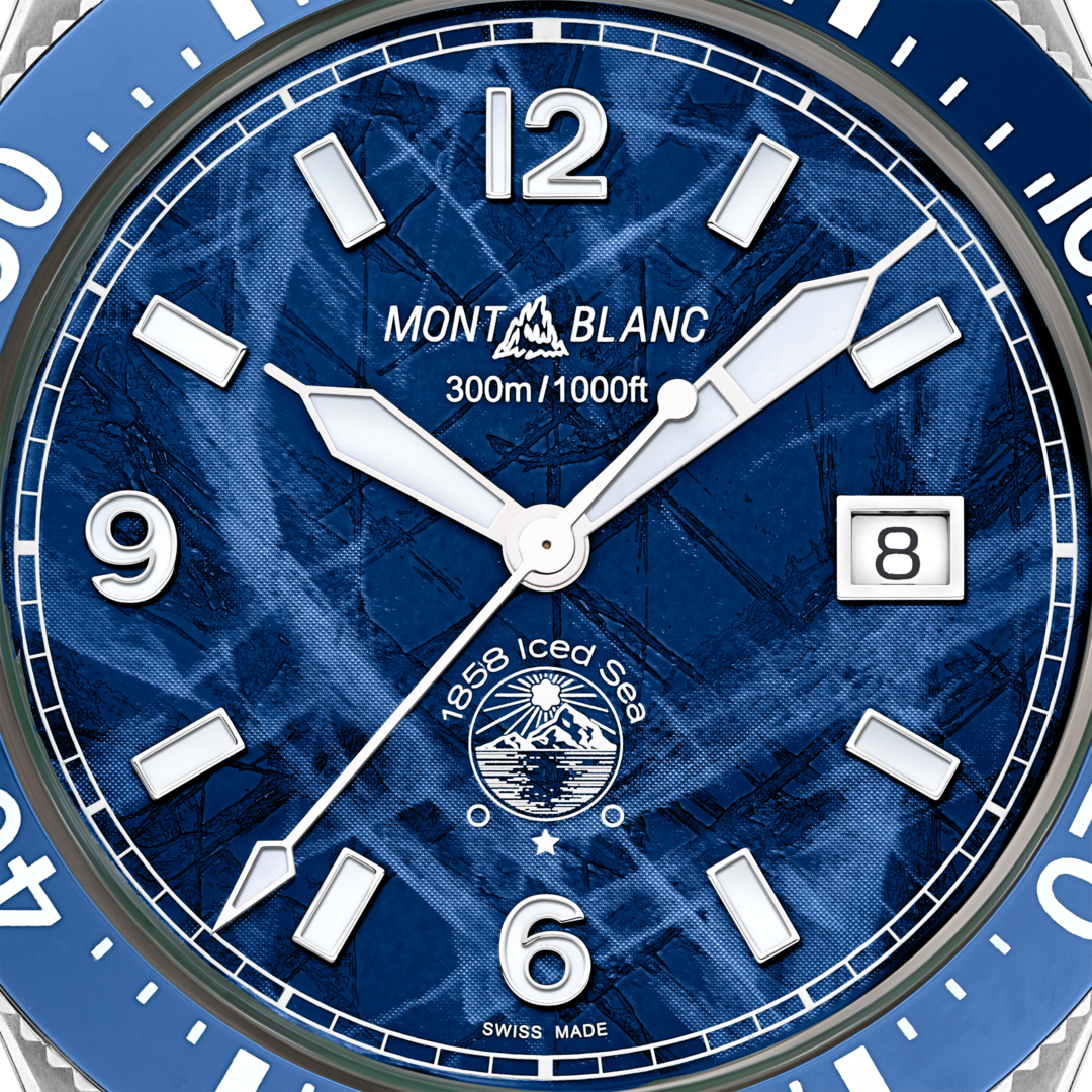 Montblanc 1858 Iced Sea Automatic Date ref: 129369 herenhorloge 41mm met blauwe wijzerplaat en roestvrijstalen band, Swiss Made duikhorloge.