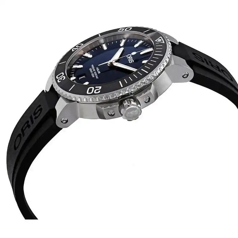 Oris Aquis Date Unisex horloge 39,5mm kopen met blauwe wijzerplaat en zwarte rubberen band. Luxe dames horloge voor dagelijks gebruik of speciale gelegenheden.
