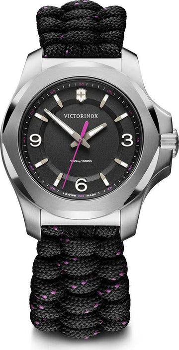 Victorinox I.N.O.X. dameshorloge 37mm met zwart paarse paracord band en roestvrijstalen kast, waterdicht tot 200 meter.