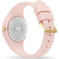 Achteraanzicht van de Ice-Watch Ice-Iconic 023246 ICE cocorico dameshorloge 31mm met roze siliconen band en goudkleurige gesp.