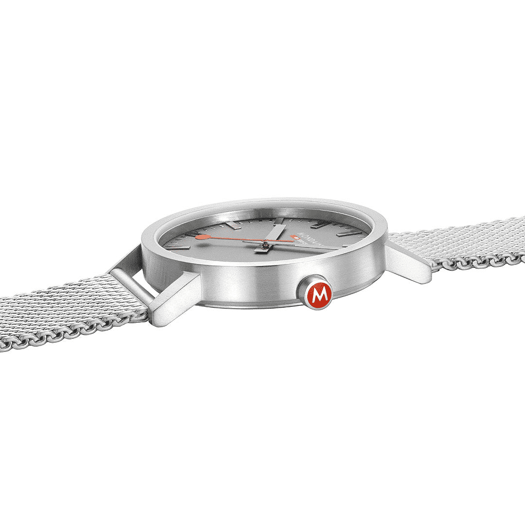 Mondaine Classic Spoorweg Horloge 40mm M660.30360.80SBJ met zilveren mesh band en grijze wijzerplaat, Swiss Made heren horloge met rood secondewijzer.